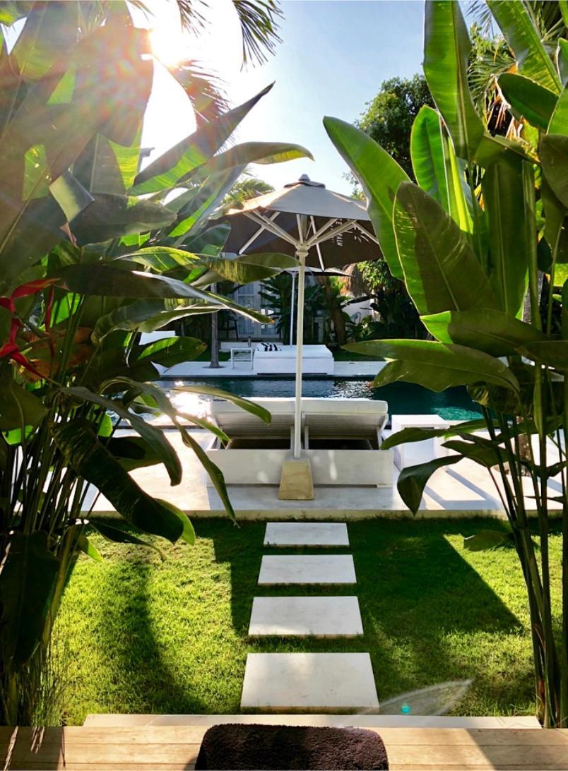 White Palm Hotel Uluwatu Bali 짐바란 외부 사진