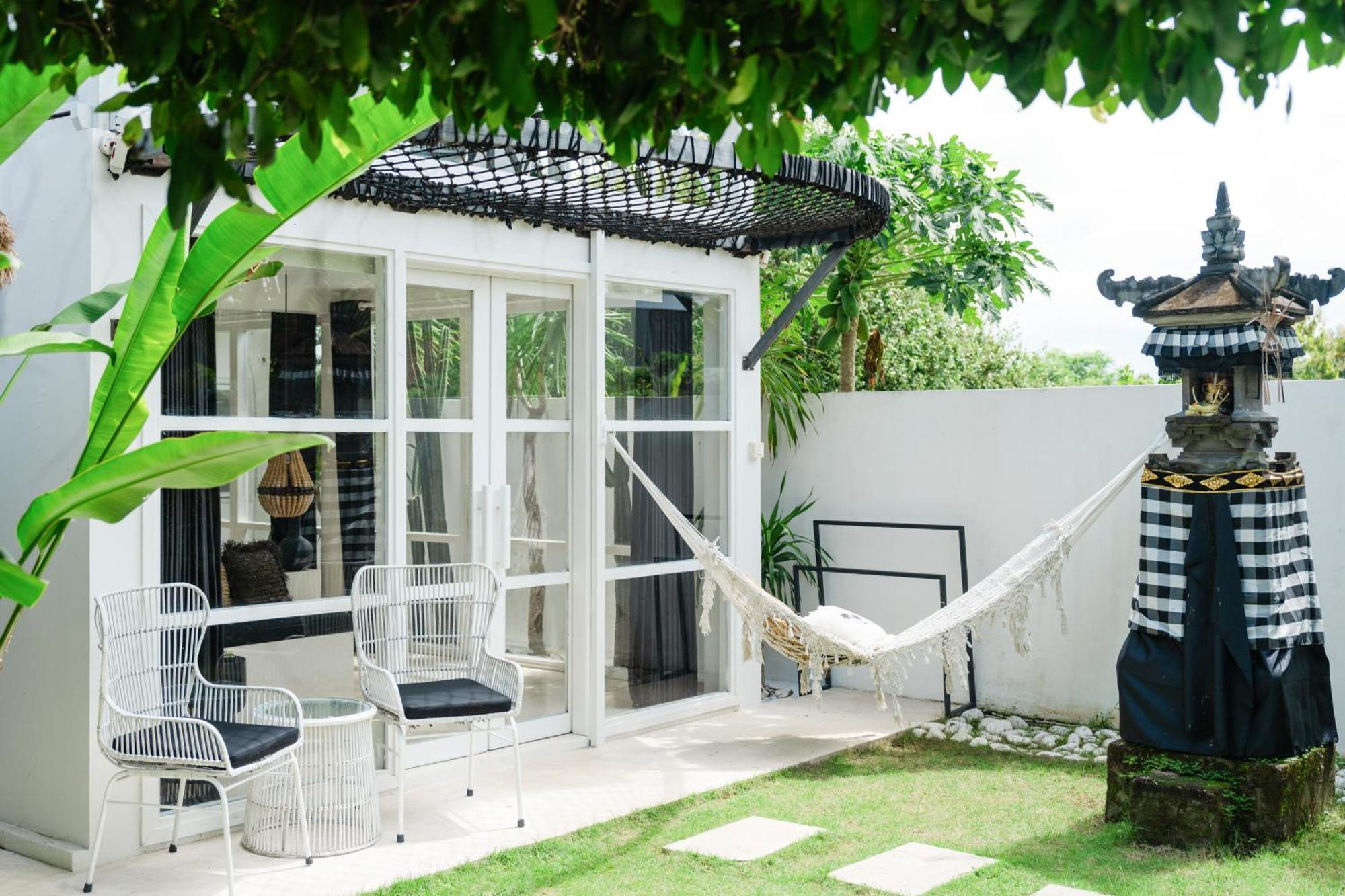 White Palm Hotel Uluwatu Bali 짐바란 외부 사진